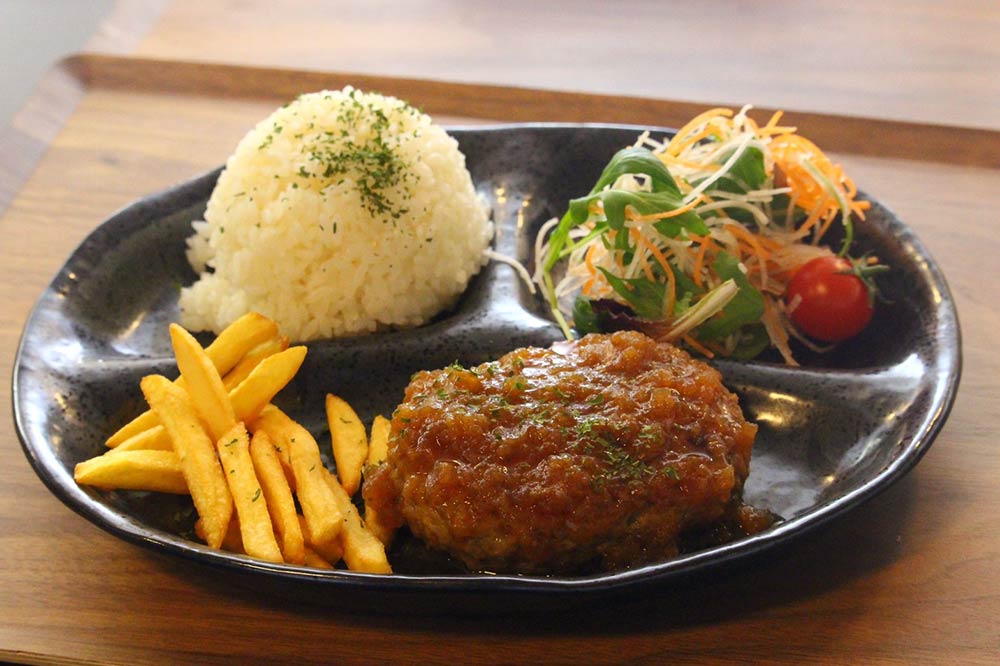 手ごねハンバーグプレート